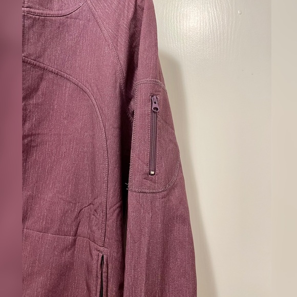 Mid length light weight winter coat - Picture 7 of 7